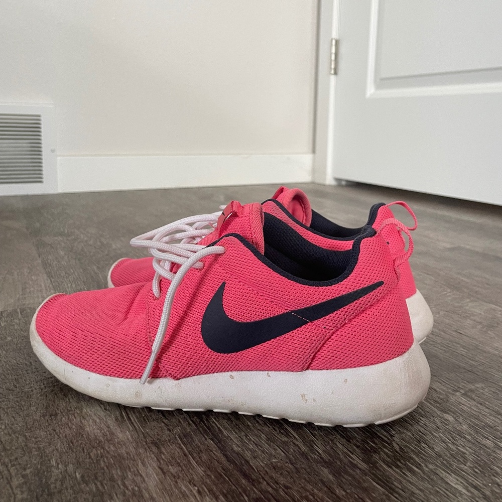 Pink Nike Roshe Shoes